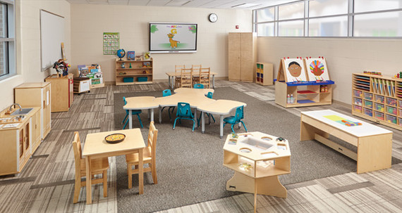 Wardrobe Closet Deluxe in Classroom
